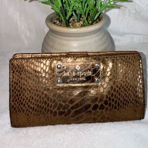 Kate Spade Brown Wallet Sleek Design